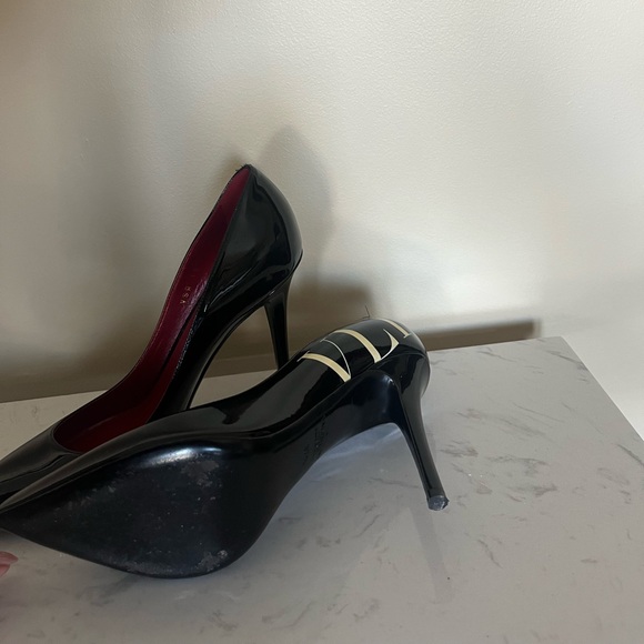 Valentino Garavani Black Pumps - Picture 4 of 5